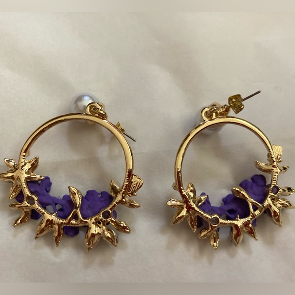 Purple floral pearl gold earrings - Picture 8 of 8